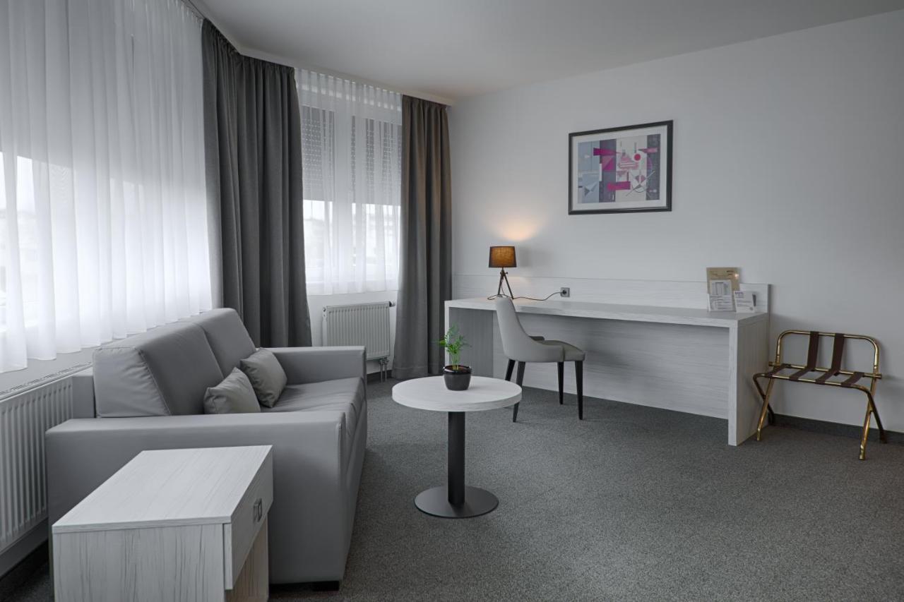 Hotel Townhouse Dahlewitz Екстериор снимка
